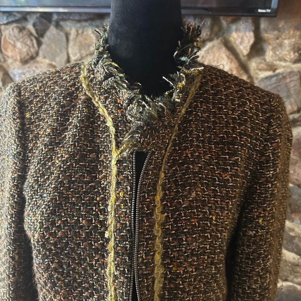 Redrew Chic Tweed Jacket with Fringe Detail